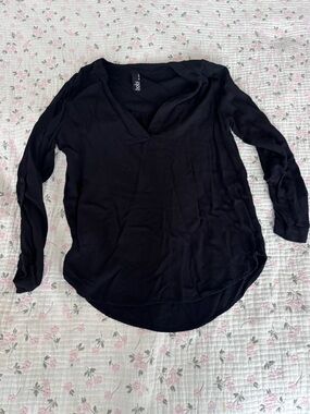 bobi Black V-Neck Long Sleeve Blouse